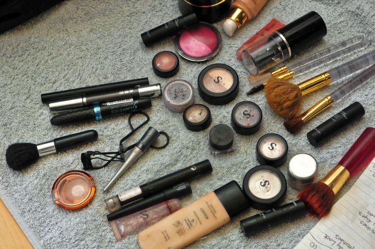 How to Import Cosmetics in India? 1