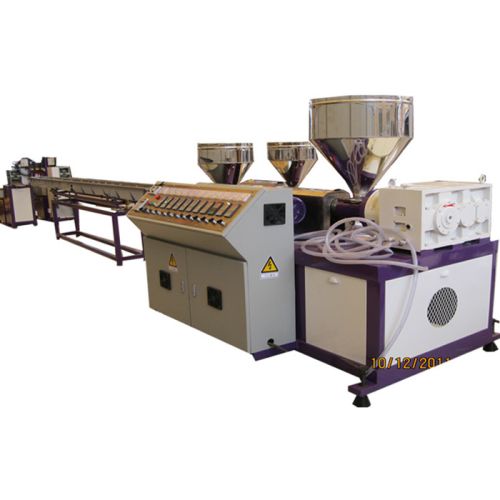 Three-Color Plastic Rattan Extruding Machine 1