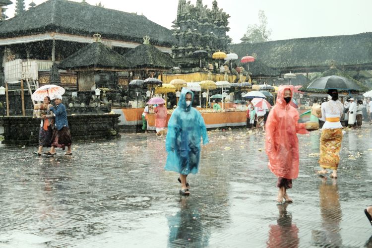 10 Rainy Season products to Import From China 1 10 Rainy Season products to Import From China 1